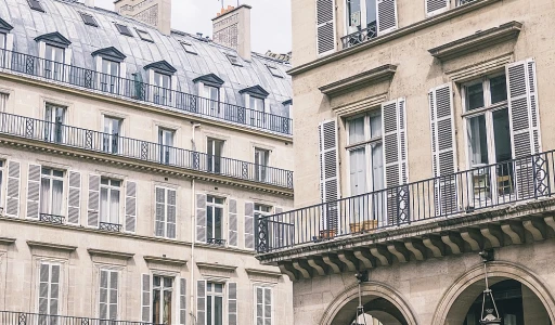 पेरिस में जल्द बुकिंग के ऑफरों से आलीशान आवास का मजा कैसे उठाएं?